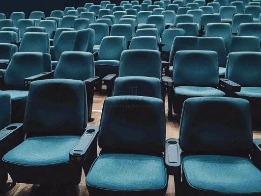 豪华电影院观影厅场景摄影图