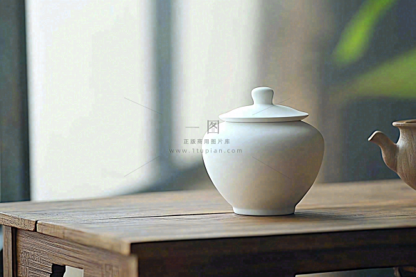 白色瓷器茶叶罐茶道摄影图