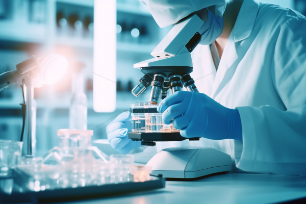 实验室显微镜科学化学实验人员摄影图