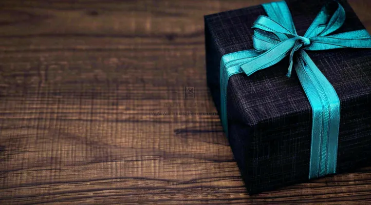 父亲节礼物礼盒男生摄影图