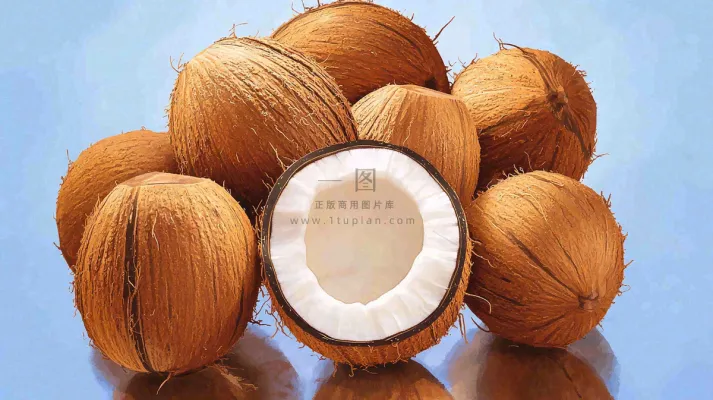 椰子椰壳椰肉摄影图