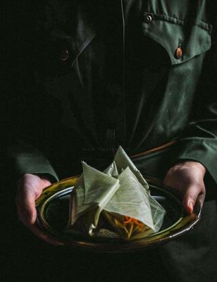 端午节粽子粽叶绿色粽香美食佳节摄影图