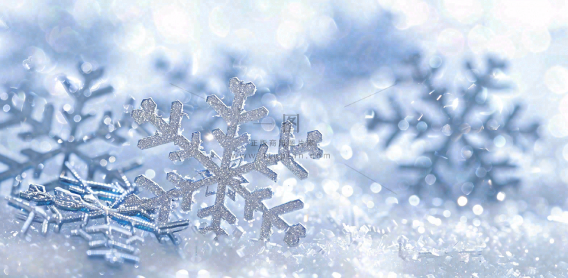 冬天白色雪花闪亮水晶银色大雪小雪摄影图