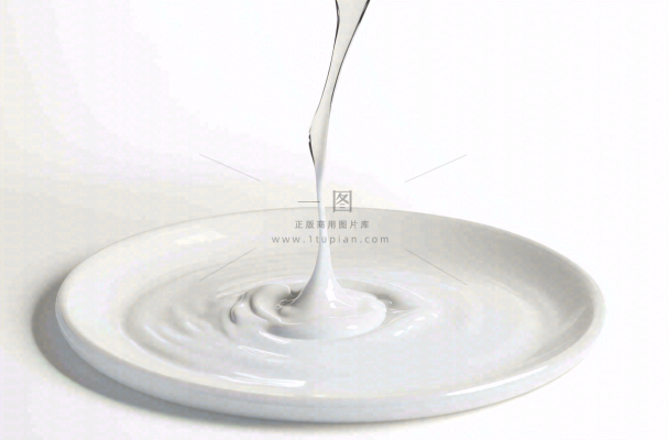 白色的牛奶飞溅摄影图