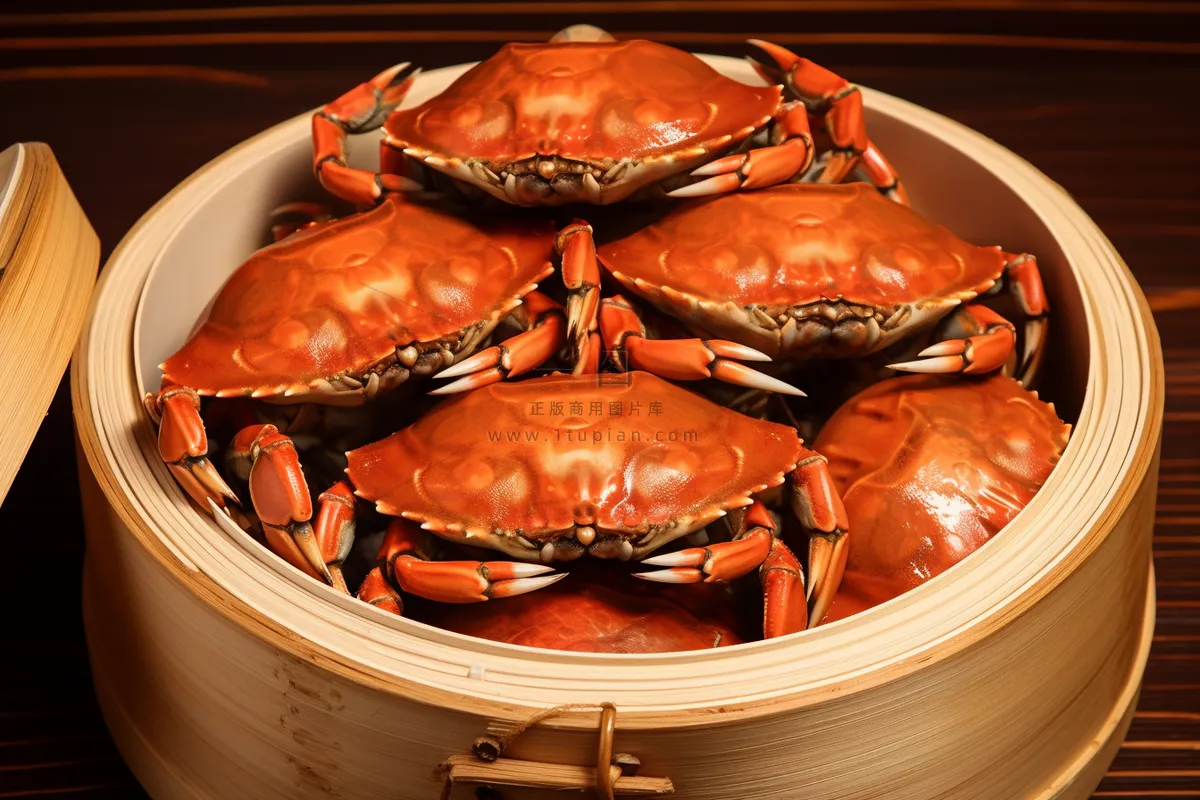 螃蟹秋季美食摄影图