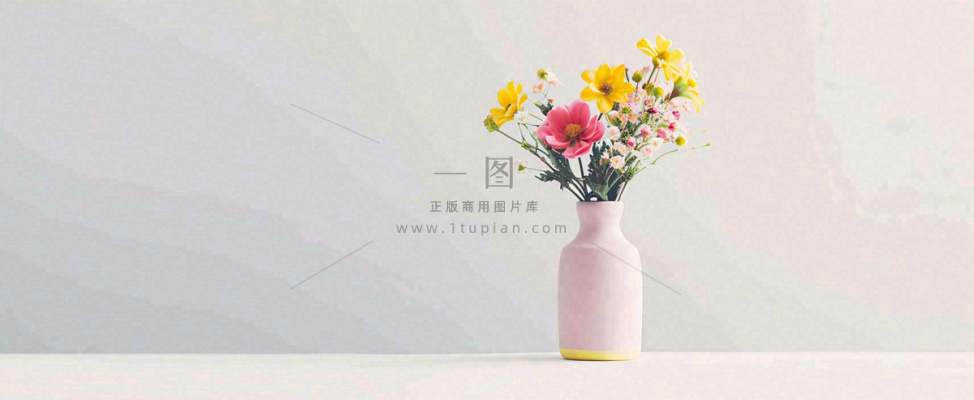 桌面花瓶花束简约情人节花束室内装饰摄影图 桌面花瓶花束简约情人节花束室内装饰摄影图