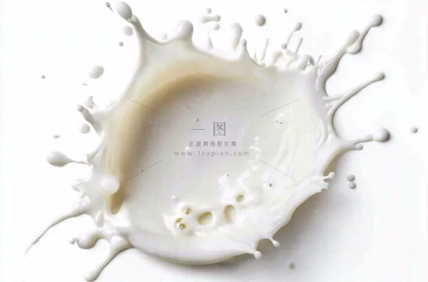 白色的牛奶飞溅摄影图