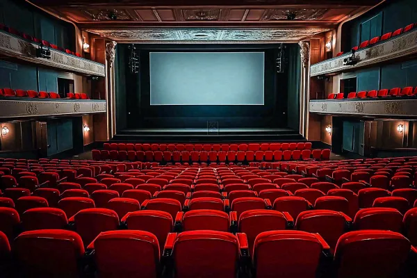 豪华电影院观影厅场景摄影图
