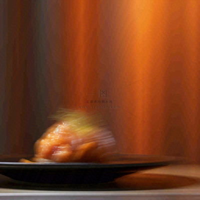 美食寿司水果烤肉拼盘蔬菜，朦胧摄影质感摄影图