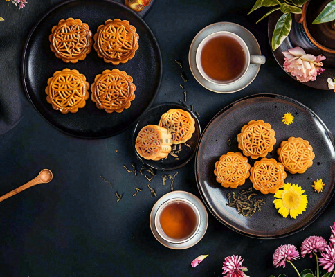 中秋美食月饼中国传统糕点摆盘装饰泡茶摄影图
