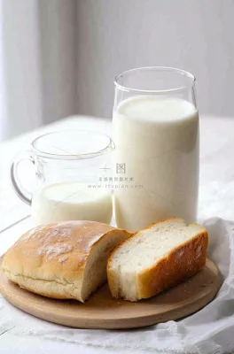 营养美味早餐面包吐司牛奶摄影图