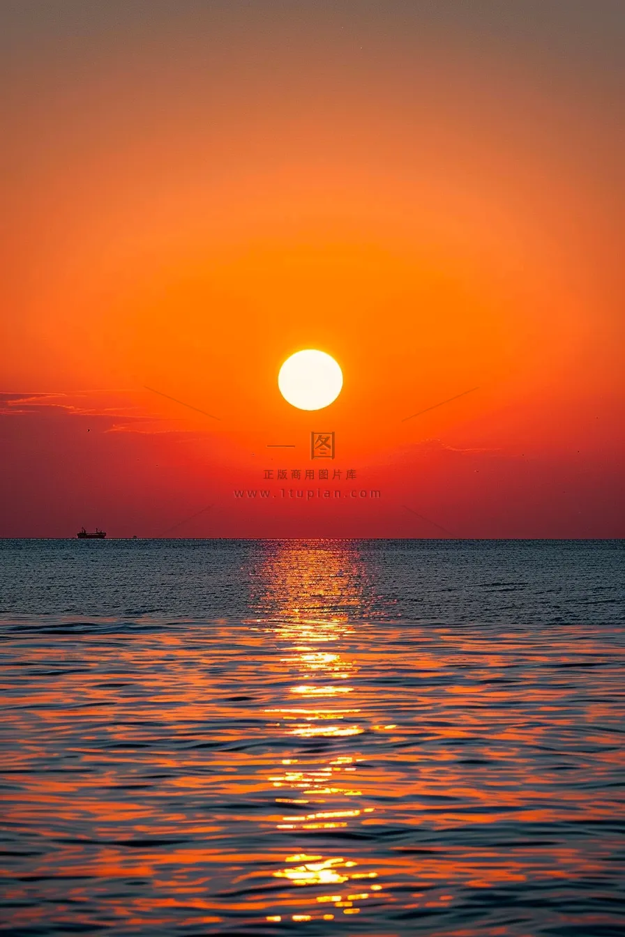 海上清晨日出朝霞云层摄影图