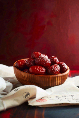 红枣干果红色国风喜庆小年除夕夜摄影图