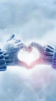 冬季寒冷雪地玩雪手套爱心手势大雪小雪小寒浪漫情人节摄影图背景 冬季寒冷雪地玩雪手套爱心手势大雪小雪小寒浪漫情人节摄影图背景