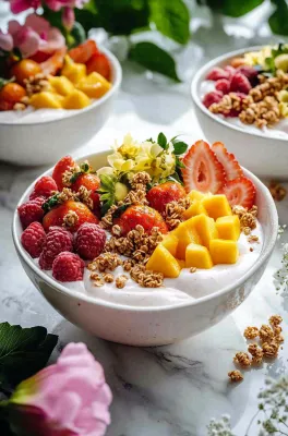 水果燕麦酸奶草莓芒果树莓食物饮品摄影图
