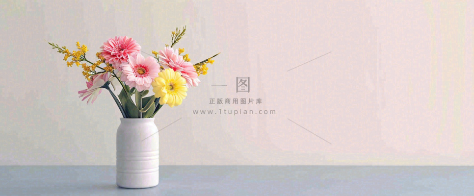 简约的墙面前有一瓶鲜花花束绿植,鲜艳清新新鲜室内装饰摄影图 简约的墙面前有一瓶鲜花花束绿植,鲜艳清新新鲜室内装饰摄影图